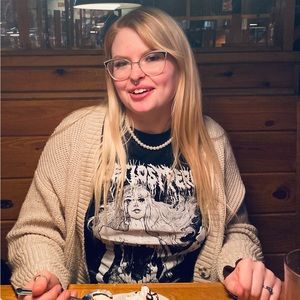 Meet your Posher, Jj